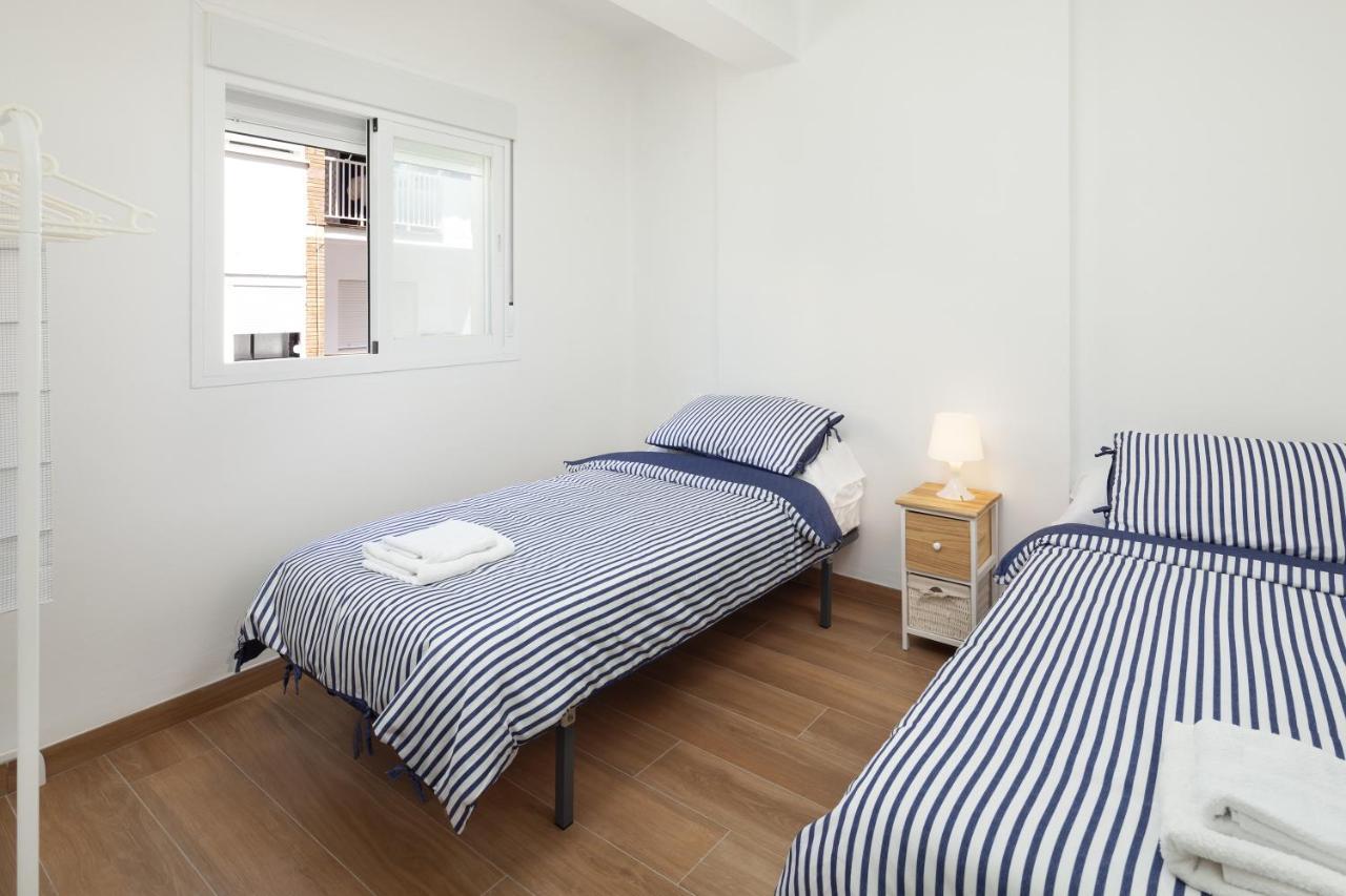 Apartamento Nuria Торре-дель-Мар Екстер'єр фото