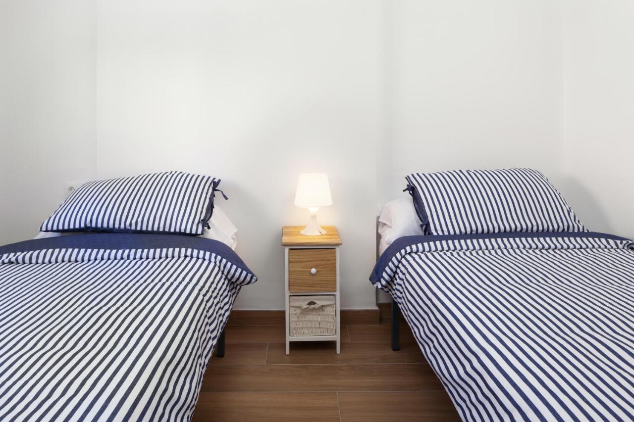 Apartamento Nuria Торре-дель-Мар Екстер'єр фото